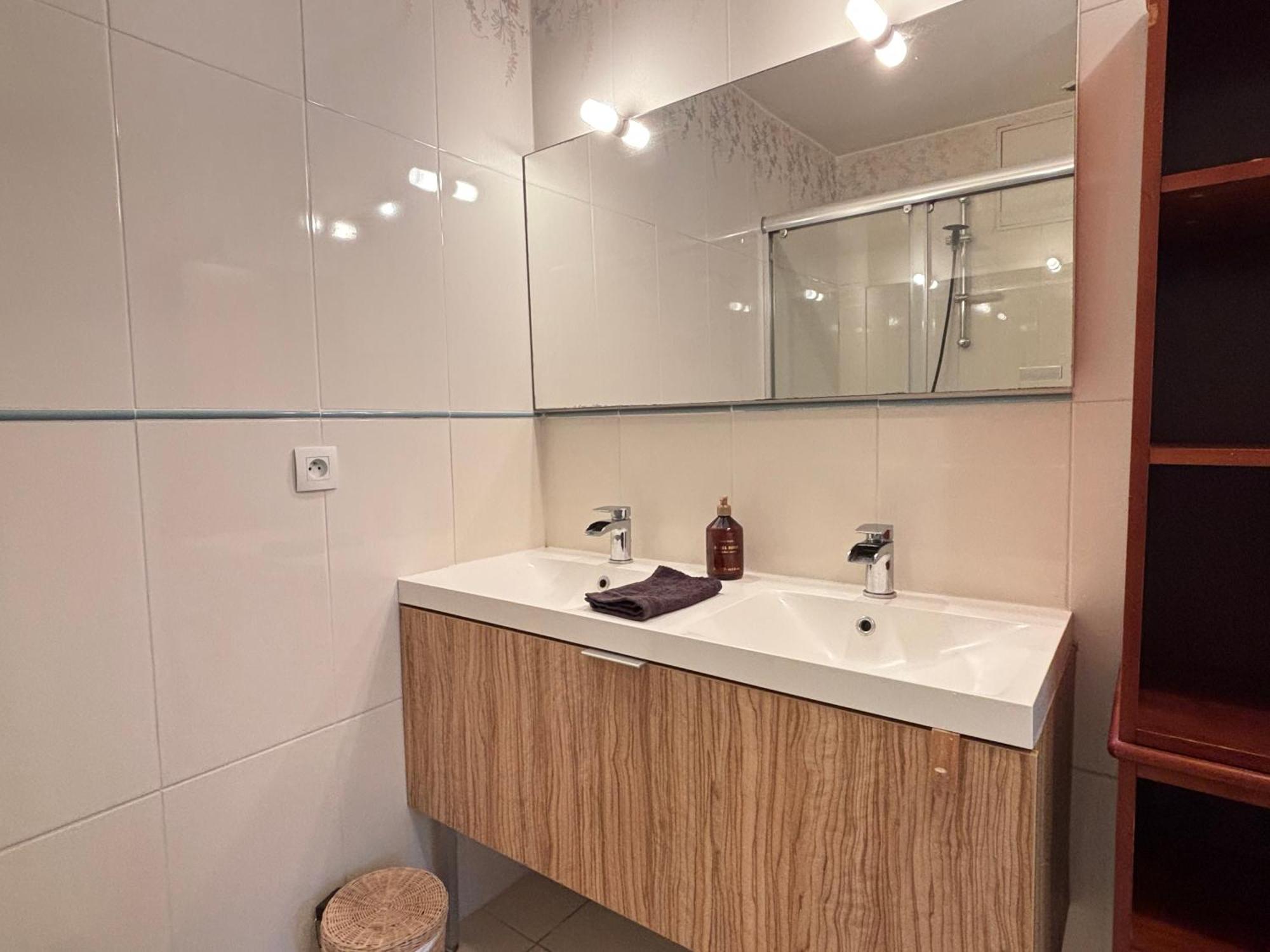 Les Douves Duplex 5 Personnes Lumineux Avec Jardin Et Terrasse Amenagee , Vue Sur Chateau A 5Mn De La Mer, Proche Omaha Beach Et Bayeux Commes Luaran gambar