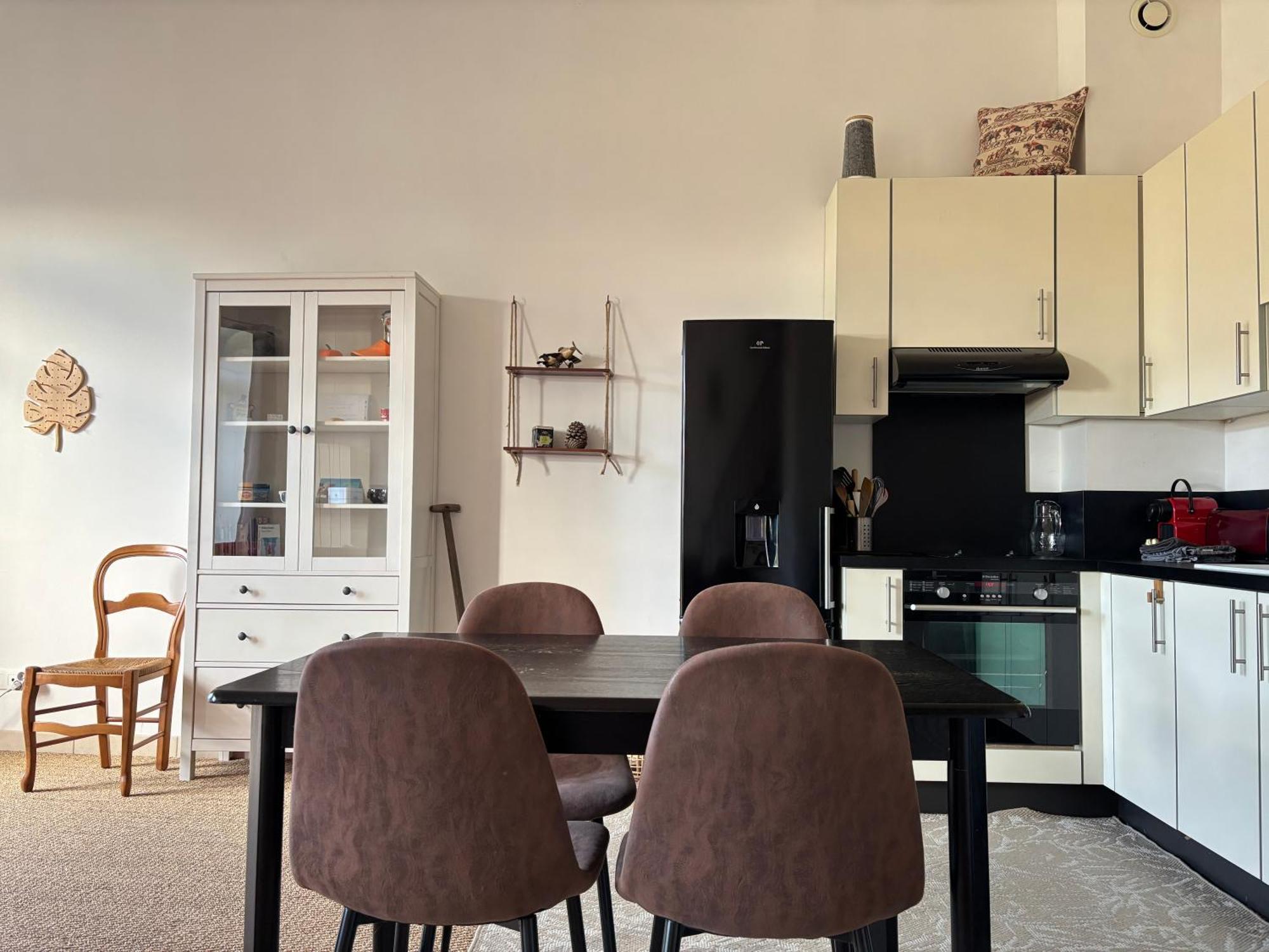 Les Douves Duplex 5 Personnes Lumineux Avec Jardin Et Terrasse Amenagee , Vue Sur Chateau A 5Mn De La Mer, Proche Omaha Beach Et Bayeux Commes Luaran gambar