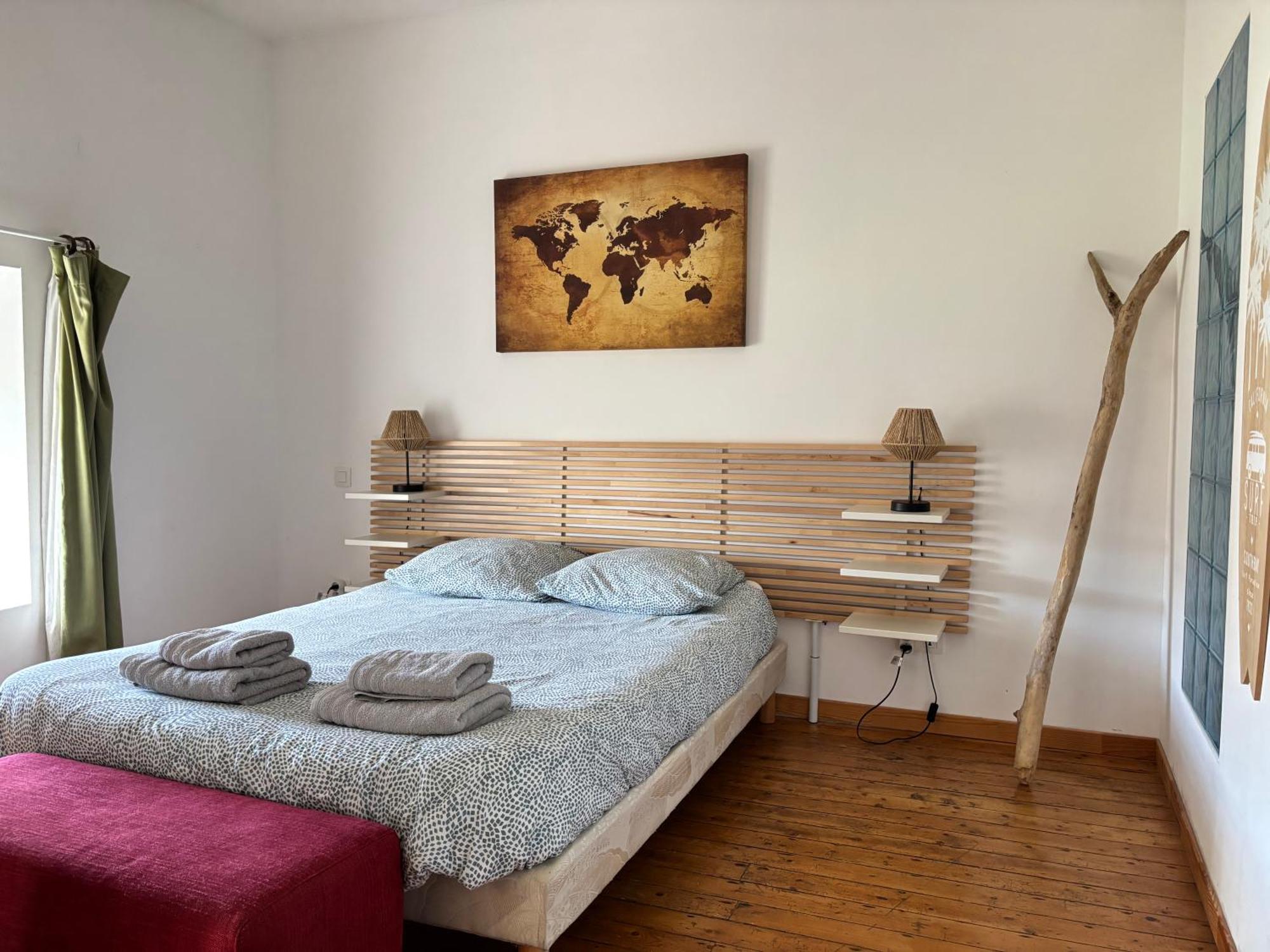 Les Douves Duplex 5 Personnes Lumineux Avec Jardin Et Terrasse Amenagee , Vue Sur Chateau A 5Mn De La Mer, Proche Omaha Beach Et Bayeux Commes Luaran gambar