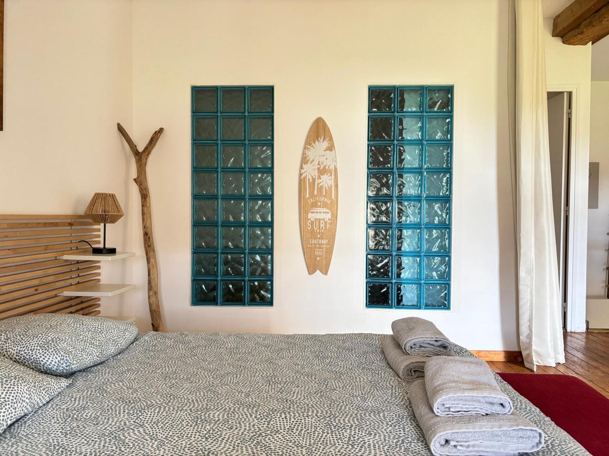 Les Douves Duplex 5 Personnes Lumineux Avec Jardin Et Terrasse Amenagee , Vue Sur Chateau A 5Mn De La Mer, Proche Omaha Beach Et Bayeux Commes Luaran gambar