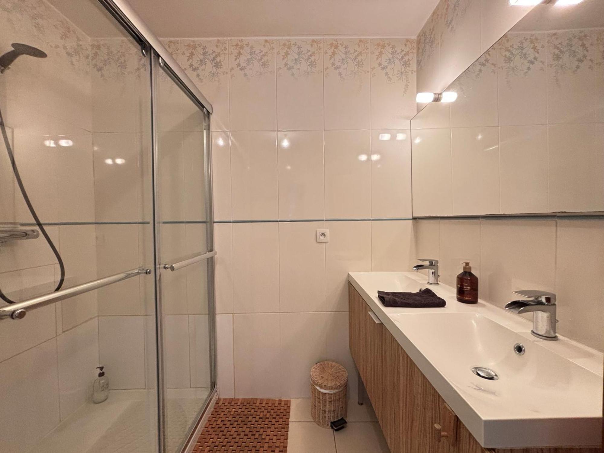 Les Douves Duplex 5 Personnes Lumineux Avec Jardin Et Terrasse Amenagee , Vue Sur Chateau A 5Mn De La Mer, Proche Omaha Beach Et Bayeux Commes Luaran gambar